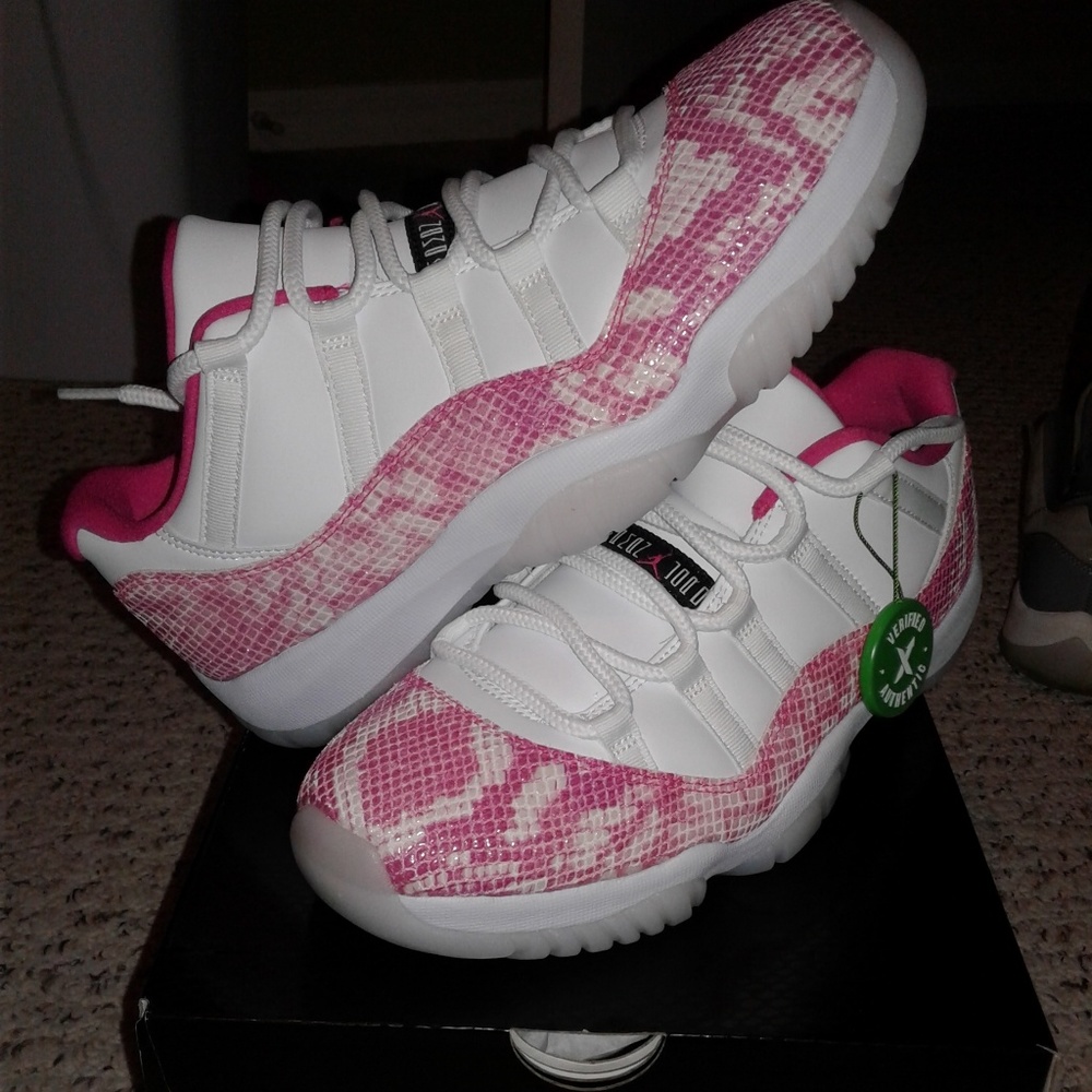 Jordan 11 pink snakeskin